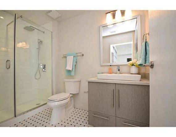 http://cdn.canadapropertylisting.com//Property/medium/3/2016/3/21/1-bedroom-single-family-property-for-sale-5247670710806247834.jpg