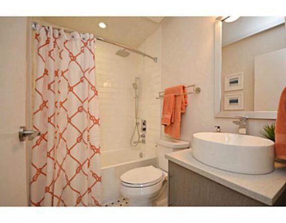 http://cdn.canadapropertylisting.com//Property/medium/3/2016/3/21/1-bedroom-single-family-property-for-sale-5247670710806287838.jpg