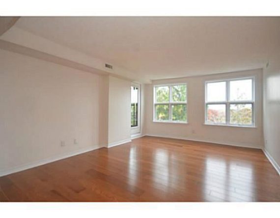 http://cdn.canadapropertylisting.com//Property/medium/3/2016/3/21/2-bedroom-single-family-property-for-sale-5247670710865683777.jpg