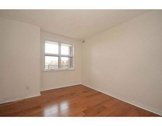 http://cdn.canadapropertylisting.com//Property/medium/3/2016/3/21/2-bedroom-single-family-property-for-sale-5247670710865733782.jpg