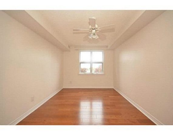 http://cdn.canadapropertylisting.com//Property/medium/3/2016/3/21/2-bedroom-single-family-property-for-sale-5247670710865743783.jpg