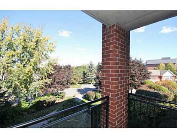 http://cdn.canadapropertylisting.com//Property/medium/3/2016/3/21/2-bedroom-single-family-property-for-sale-5247670710865773786.jpg