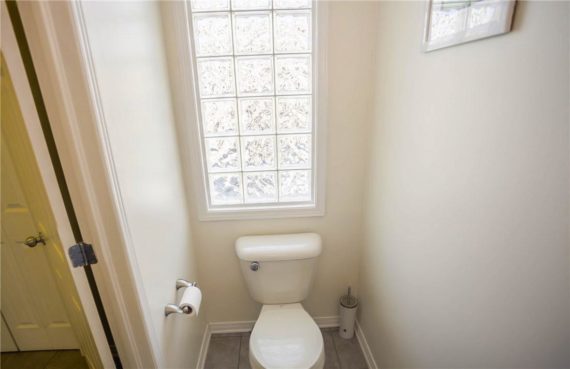 http://cdn.canadapropertylisting.com//Property/medium/3/2016/3/21/2-bedroom-single-family-property-for-sale-5247670711200917297.jpg