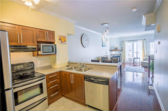 http://cdn.canadapropertylisting.com//Property/medium/3/2016/3/21/2-bedroom-single-family-property-for-sale-5247670711200947300.jpg