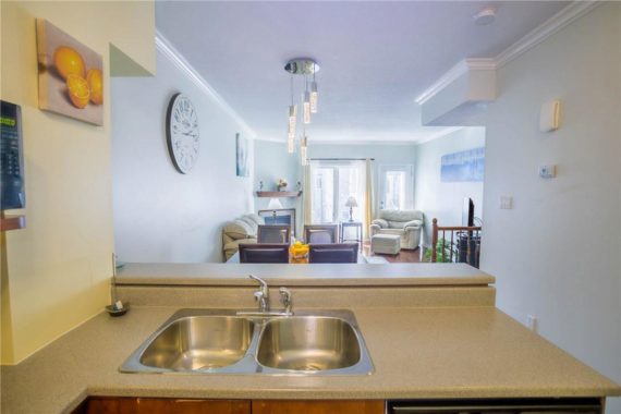 http://cdn.canadapropertylisting.com//Property/medium/3/2016/3/21/2-bedroom-single-family-property-for-sale-5247670711200957301.jpg
