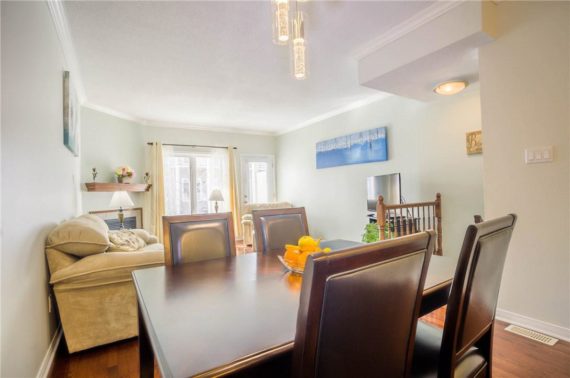 http://cdn.canadapropertylisting.com//Property/medium/3/2016/3/21/2-bedroom-single-family-property-for-sale-5247670711200997305.jpg