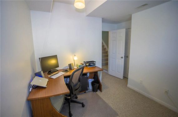 http://cdn.canadapropertylisting.com//Property/medium/3/2016/3/21/2-bedroom-single-family-property-for-sale-5247670711201077313.jpg
