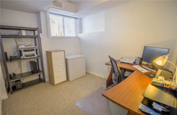 http://cdn.canadapropertylisting.com//Property/medium/3/2016/3/21/2-bedroom-single-family-property-for-sale-5247670711201087314.jpg