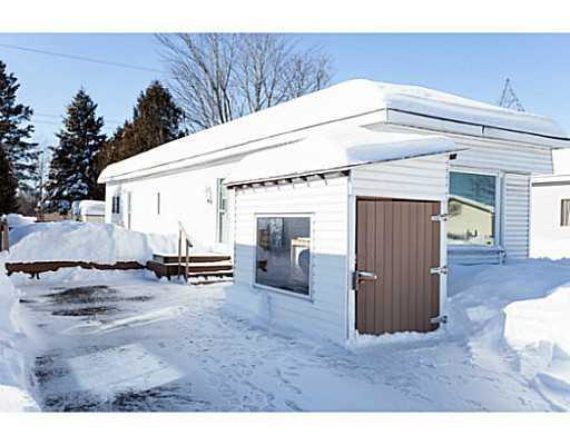 http://cdn.canadapropertylisting.com//Property/medium/3/2016/3/21/2-bedroom-single-family-property-for-sale-5247670711706637864.jpg
