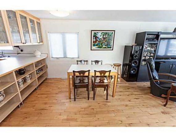 http://cdn.canadapropertylisting.com//Property/medium/3/2016/3/21/2-bedroom-single-family-property-for-sale-5247670711706667867.jpg