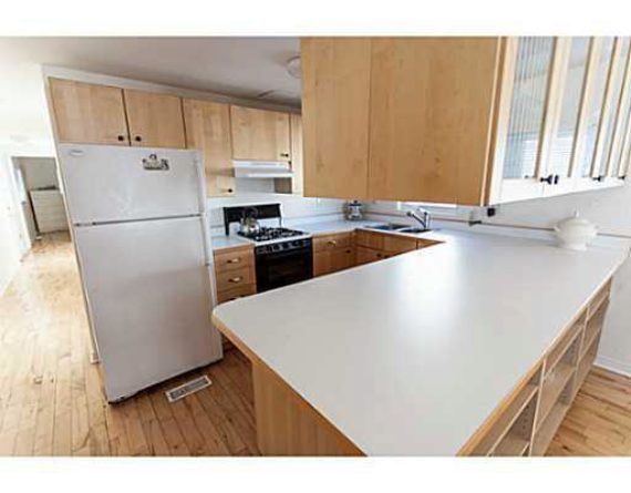 http://cdn.canadapropertylisting.com//Property/medium/3/2016/3/21/2-bedroom-single-family-property-for-sale-5247670711706677868.jpg