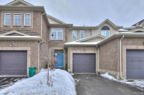 http://cdn.canadapropertylisting.com//Property/medium/3/2016/3/21/3-bedroom-property-for-sale-5247670707873014540.jpg