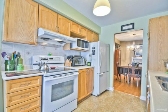http://cdn.canadapropertylisting.com//Property/medium/3/2016/3/21/3-bedroom-property-for-sale-5247670707873034542.jpg
