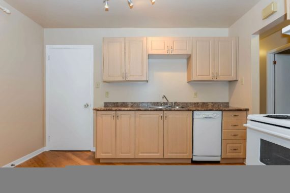http://cdn.canadapropertylisting.com//Property/medium/3/2016/3/21/3-bedroom-property-for-sale-5247670707919699208.jpg