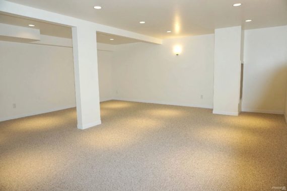 http://cdn.canadapropertylisting.com//Property/medium/3/2016/3/21/3-bedroom-property-for-sale-5247670707919729211.jpg