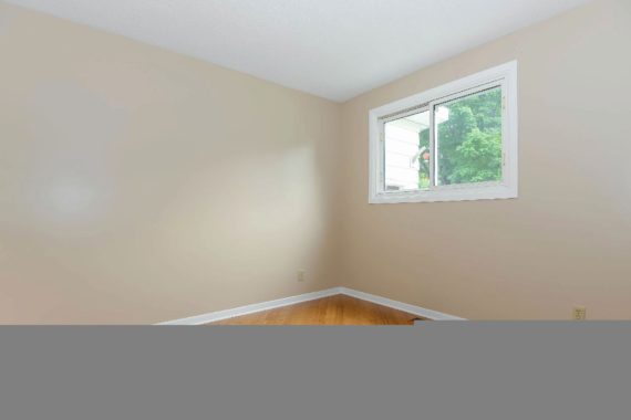 http://cdn.canadapropertylisting.com//Property/medium/3/2016/3/21/3-bedroom-property-for-sale-5247670707919739212.jpg