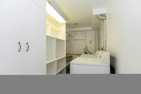 http://cdn.canadapropertylisting.com//Property/medium/3/2016/3/21/3-bedroom-property-for-sale-5247670707919789217.jpg