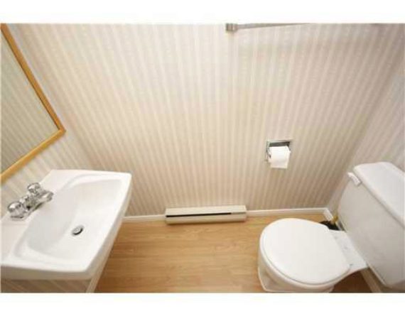http://cdn.canadapropertylisting.com//Property/medium/3/2016/3/21/3-bedroom-single-family-property-for-sale-5247670707975704808.jpg