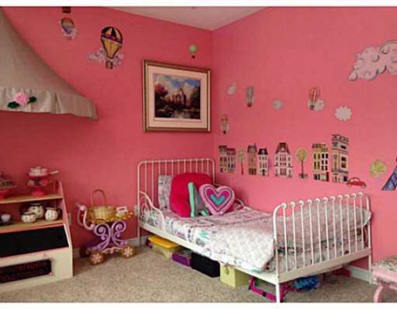 http://cdn.canadapropertylisting.com//Property/medium/3/2016/3/21/3-bedroom-single-family-property-for-sale-5247670707981245362.jpg