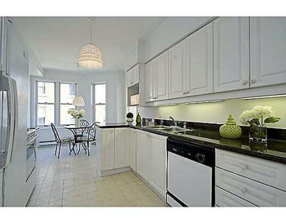 http://cdn.canadapropertylisting.com//Property/medium/3/2016/3/21/3-bedroom-single-family-property-for-sale-5247670710942781486.jpg