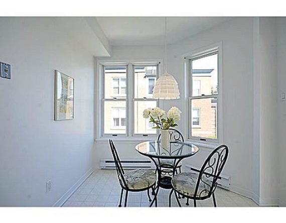 http://cdn.canadapropertylisting.com//Property/medium/3/2016/3/21/3-bedroom-single-family-property-for-sale-5247670710942791487.jpg