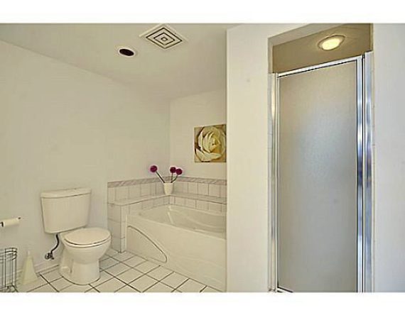 http://cdn.canadapropertylisting.com//Property/medium/3/2016/3/21/3-bedroom-single-family-property-for-sale-5247670710942841492.jpg