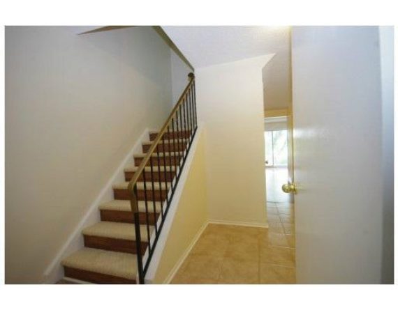 http://cdn.canadapropertylisting.com//Property/medium/3/2016/3/21/3-bedroom-single-family-property-for-sale-5247670711036900897.jpg