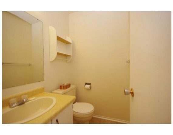 http://cdn.canadapropertylisting.com//Property/medium/3/2016/3/21/3-bedroom-single-family-property-for-sale-5247670711036940901.jpg