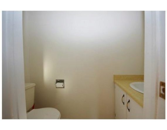 http://cdn.canadapropertylisting.com//Property/medium/3/2016/3/21/3-bedroom-single-family-property-for-sale-5247670711036960903.jpg
