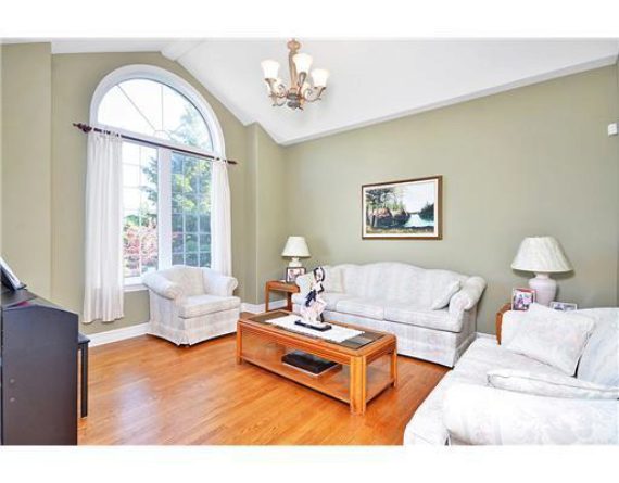 http://cdn.canadapropertylisting.com//Property/medium/3/2016/3/21/3-bedroom-single-family-property-for-sale-5247670711038211028.jpg
