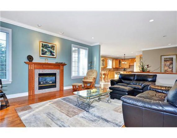http://cdn.canadapropertylisting.com//Property/medium/3/2016/3/21/3-bedroom-single-family-property-for-sale-5247670711038231030.jpg