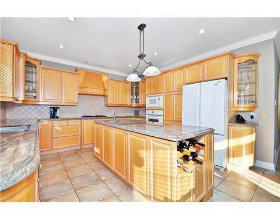 http://cdn.canadapropertylisting.com//Property/medium/3/2016/3/21/3-bedroom-single-family-property-for-sale-5247670711038271034.jpg