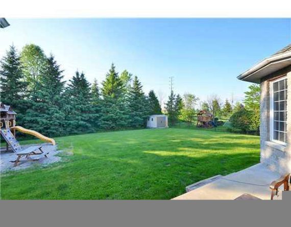 http://cdn.canadapropertylisting.com//Property/medium/3/2016/3/21/3-bedroom-single-family-property-for-sale-5247670711038381045.jpg