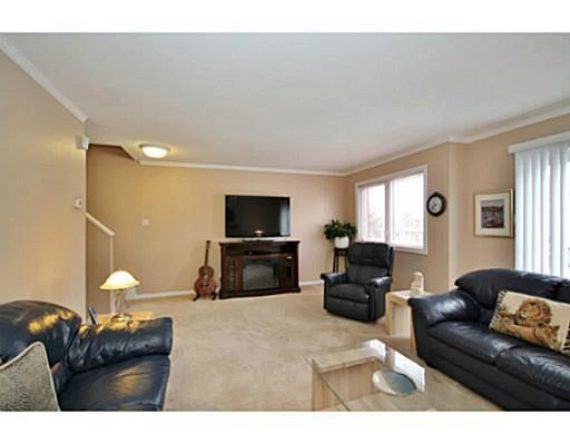 http://cdn.canadapropertylisting.com//Property/medium/3/2016/3/21/3-bedroom-single-family-property-for-sale-5247670711643861587.jpg