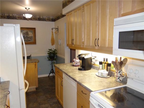 http://cdn.canadapropertylisting.com//Property/medium/3/2016/3/21/3-bedroom-single-family-property-for-sale-5247670711702097410.jpg