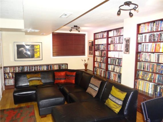 http://cdn.canadapropertylisting.com//Property/medium/3/2016/3/21/3-bedroom-single-family-property-for-sale-5247670711702167417.jpg