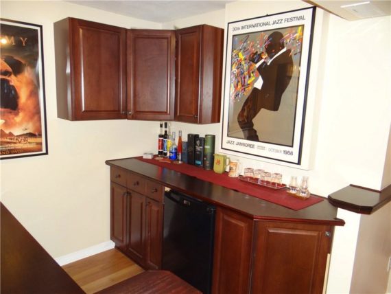 http://cdn.canadapropertylisting.com//Property/medium/3/2016/3/21/3-bedroom-single-family-property-for-sale-5247670711702177418.jpg