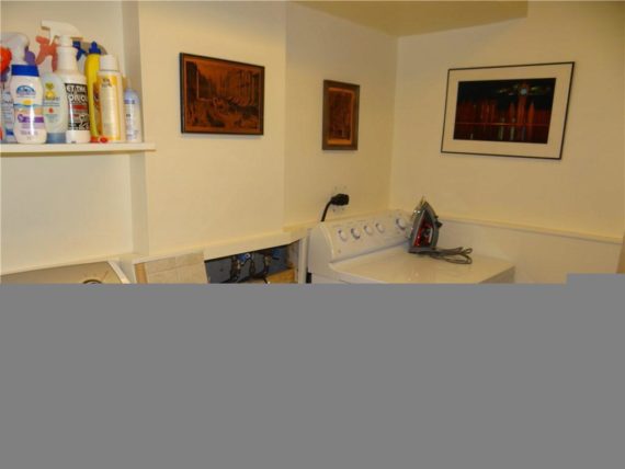 http://cdn.canadapropertylisting.com//Property/medium/3/2016/3/21/3-bedroom-single-family-property-for-sale-5247670711702187419.jpg