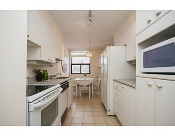 http://cdn.canadapropertylisting.com//Property/medium/3/2016/3/21/3-bedroom-single-family-property-for-sale-5247670711718629063.jpg