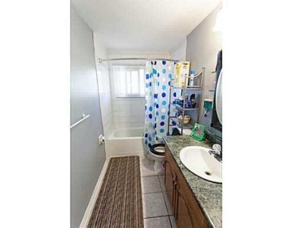 http://cdn.canadapropertylisting.com//Property/medium/3/2016/3/21/3-bedroom-single-family-property-for-sale-5247670711746631863.jpg