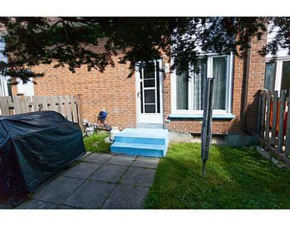 http://cdn.canadapropertylisting.com//Property/medium/3/2016/3/21/3-bedroom-single-family-property-for-sale-5247670711746701870.jpg