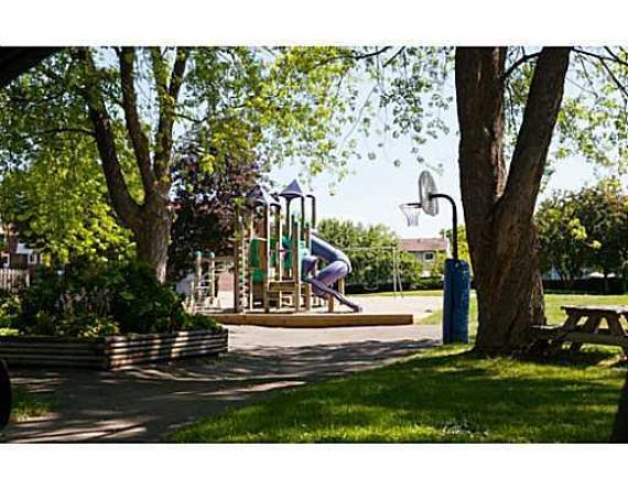 http://cdn.canadapropertylisting.com//Property/medium/3/2016/3/21/3-bedroom-single-family-property-for-sale-5247670711746711871.jpg