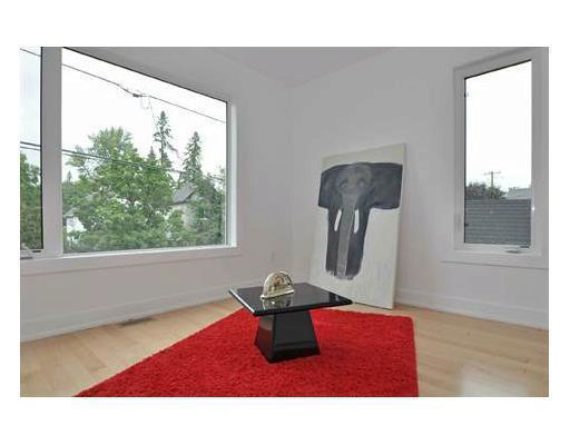 http://cdn.canadapropertylisting.com//Property/medium/3/2016/3/21/3-bedroom-single-family-property-to-rent-5247670707972504488.jpg