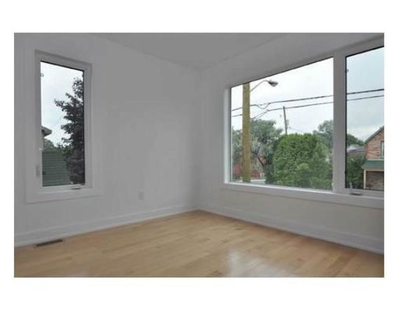 http://cdn.canadapropertylisting.com//Property/medium/3/2016/3/21/3-bedroom-single-family-property-to-rent-5247670707972514489.jpg