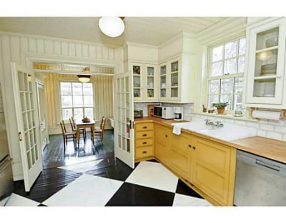 http://cdn.canadapropertylisting.com//Property/medium/3/2016/3/21/3-bedroom-single-family-property-to-rent-5247670708001257363.jpg
