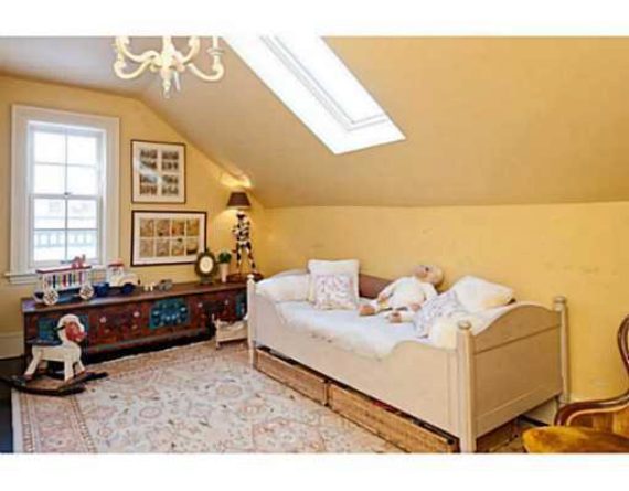 http://cdn.canadapropertylisting.com//Property/medium/3/2016/3/21/3-bedroom-single-family-property-to-rent-5247670708001277365.jpg