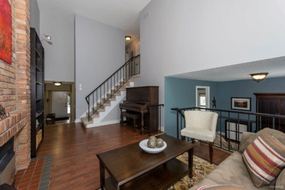 http://cdn.canadapropertylisting.com//Property/medium/3/2016/3/21/4-bedroom-property-for-sale-5247670707857753014.jpg