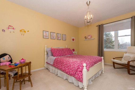 http://cdn.canadapropertylisting.com//Property/medium/3/2016/3/21/4-bedroom-property-for-sale-5247670707857803019.jpg