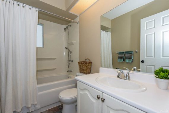 http://cdn.canadapropertylisting.com//Property/medium/3/2016/3/21/4-bedroom-property-for-sale-5247670707857813020.jpg