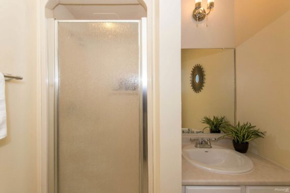 http://cdn.canadapropertylisting.com//Property/medium/3/2016/3/21/4-bedroom-property-for-sale-5247670707857823021.jpg